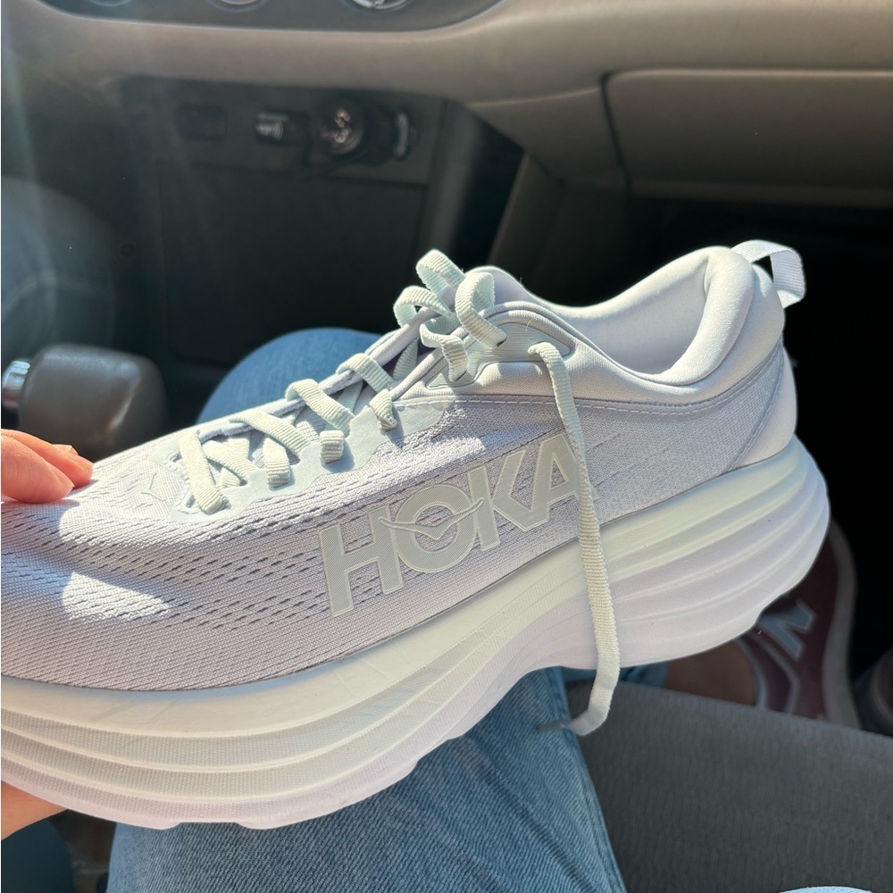 BRAND NEW Hokas Bondi 8 SIZE 9.5